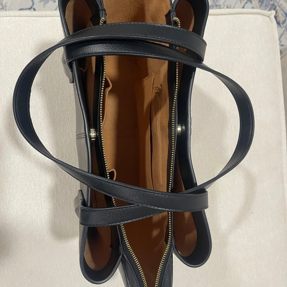 Freja New York Paloma Tote 13 – Black
Retail $368 | Excellent Condition - Picture 11 of 14